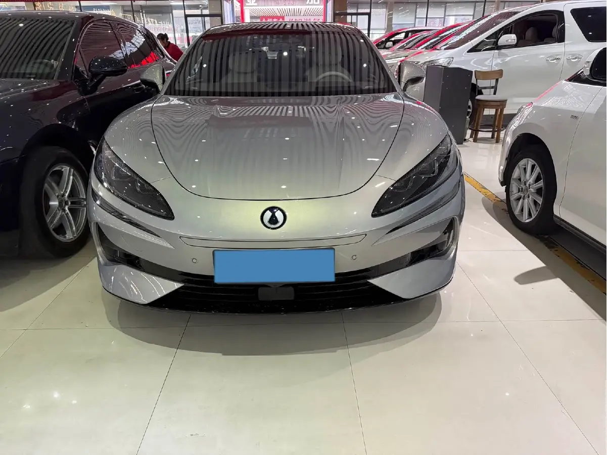 2024 Denza DenzaZ9GT 2.0T 207HP L4 E-CVT PHEV 38.5KWH