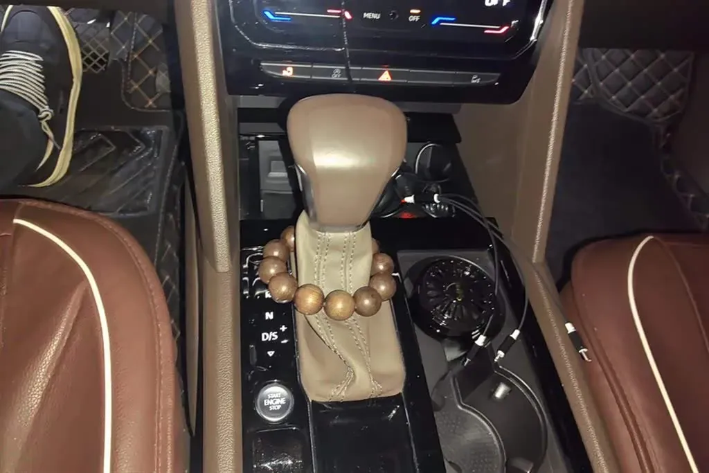 2020 Volkswagen Viloran 2.0T 186HP L4 7DCT,autocango,china used car exporter,china ev exporter,chinese used car exporter,chinese used ev exporter