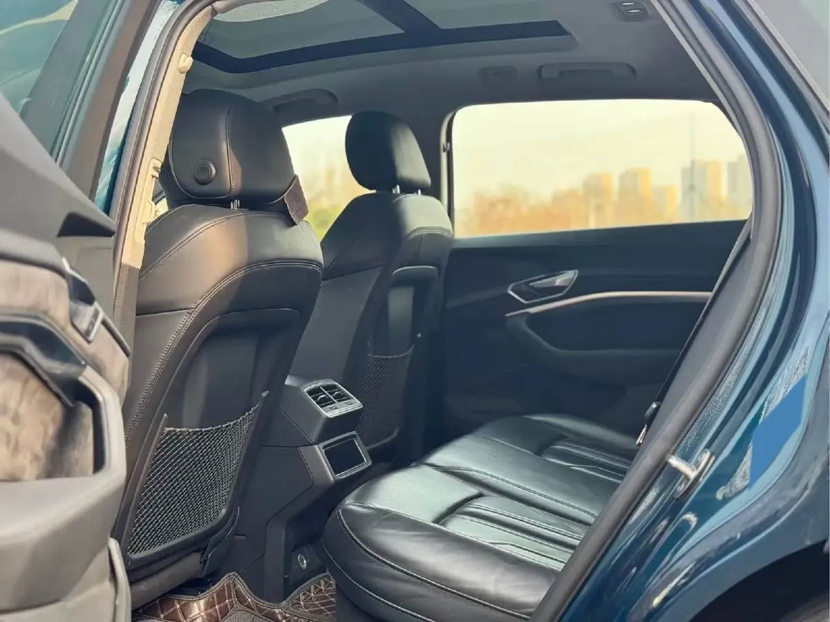 2019 Audi e-tron 2AT BEV 95KWH,autocango,china used car exporter,china ev exporter,chinese used car exporter,chinese used ev exporter