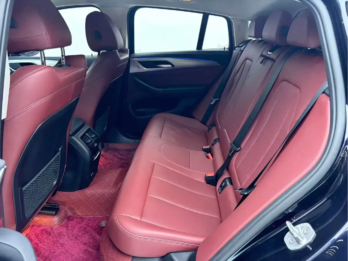 2022 BMW X4 2.0T 184HP L4 8AT,autocango,china used car exporter,china ev exporter,chinese used car exporter,chinese used ev exporter