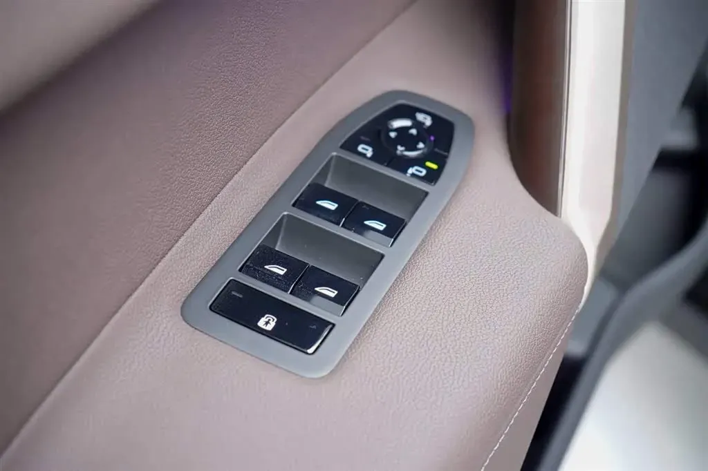 2023 BMW iX BEV 76.6KWH,autocango,china used car exporter,china ev exporter,chinese used car exporter,chinese used ev exporter