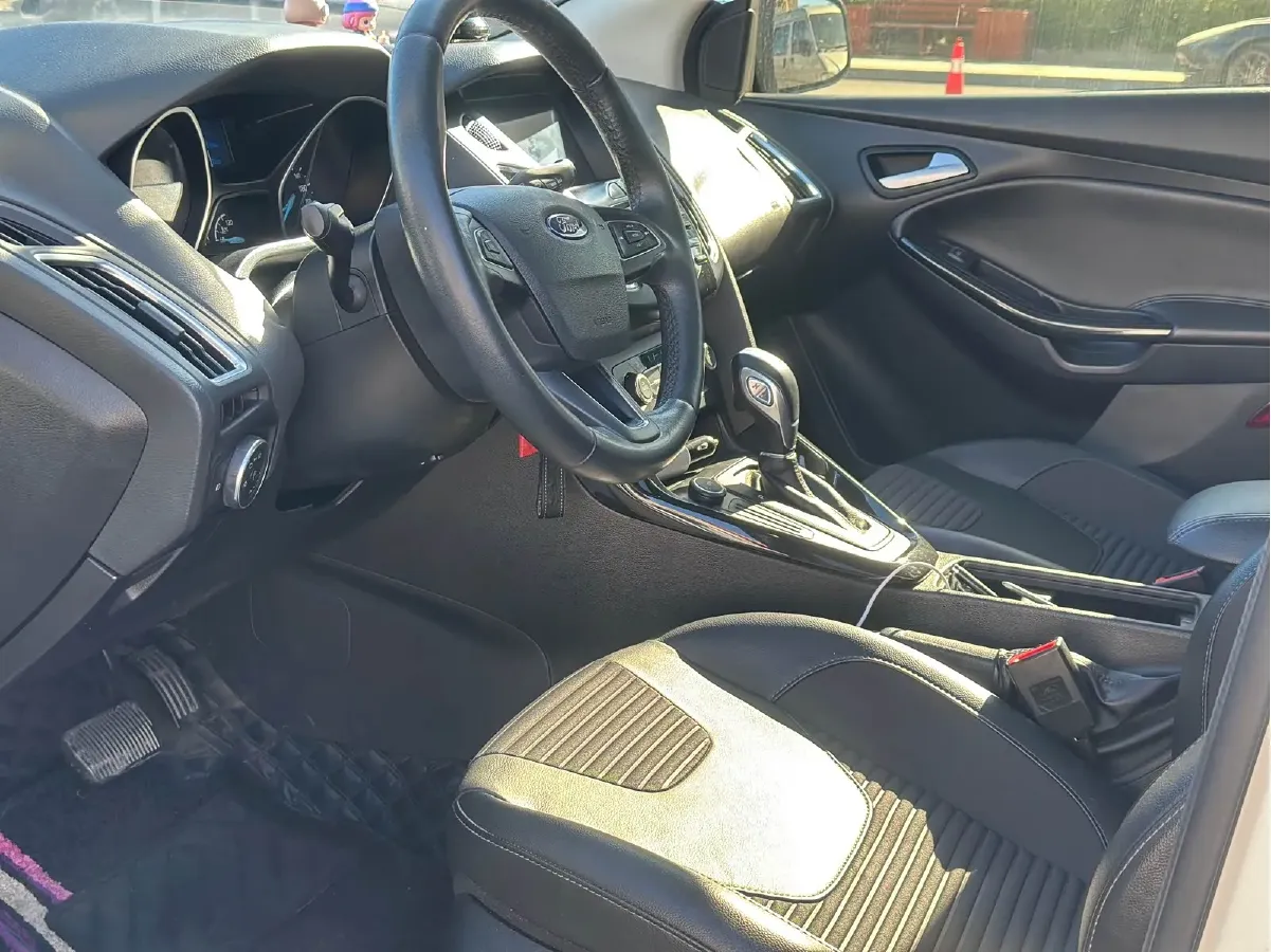 2017 Ford Focus 1.6L 125HP L4 6DCT,autocango,china used car exporter,china ev exporter,chinese used car exporter,chinese used ev exporter