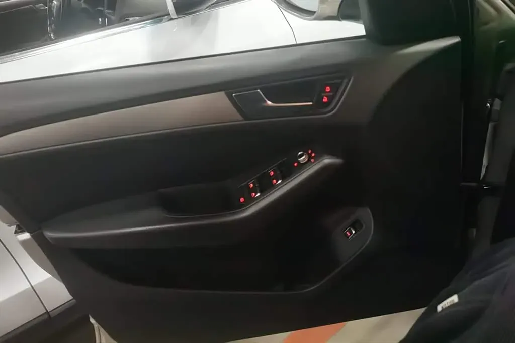 2016 Audi Q5 2.0T 224HP L4 8AT,autocango,china used car exporter,china ev exporter,chinese used car exporter,chinese used ev exporter