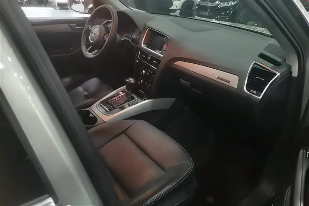 2016 Audi Q5 2.0T 224HP L4 8AT,autocango,china used car exporter,china ev exporter,chinese used car exporter,chinese used ev exporter