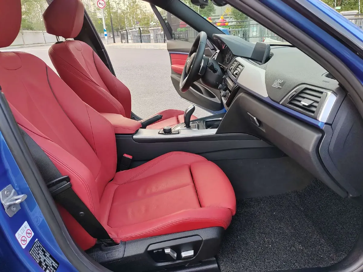 2019 BMW 3 Series 2.0T 184HP L4 8AT,autocango,china used car exporter,china ev exporter,chinese used car exporter,chinese used ev exporter