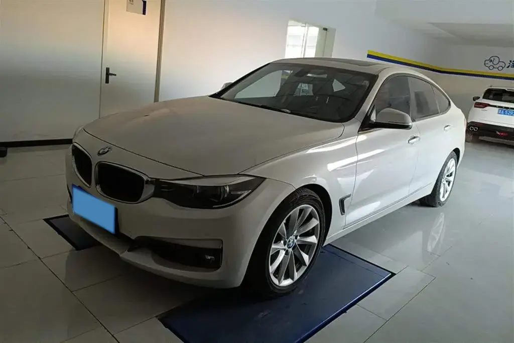 2018 BMW 3 Series GT 2.0T 184HP L4 8AT
