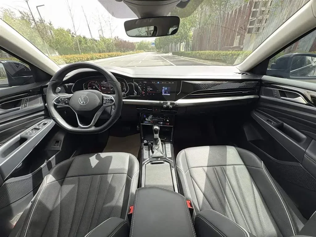 2024 Volkswagen Passat 2.0T 220HP L4 7DCT,autocango,china used car exporter,china ev exporter,chinese used car exporter,chinese used ev exporter