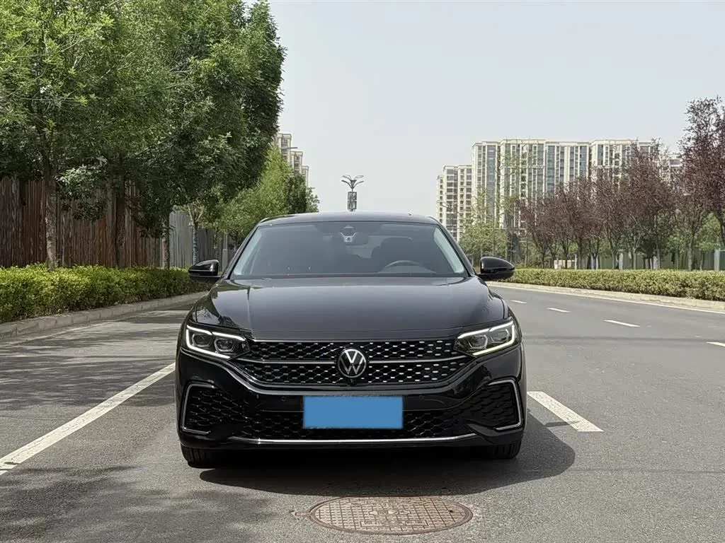 2024 Volkswagen Passat 2.0T 220HP L4 7DCT,autocango,china used car exporter,china ev exporter,chinese used car exporter,chinese used ev exporter