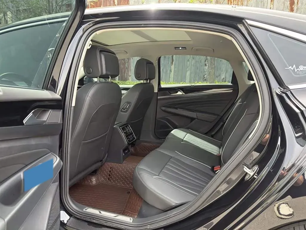 2024 Volkswagen Passat 2.0T 220HP L4 7DCT,autocango,china used car exporter,china ev exporter,chinese used car exporter,chinese used ev exporter