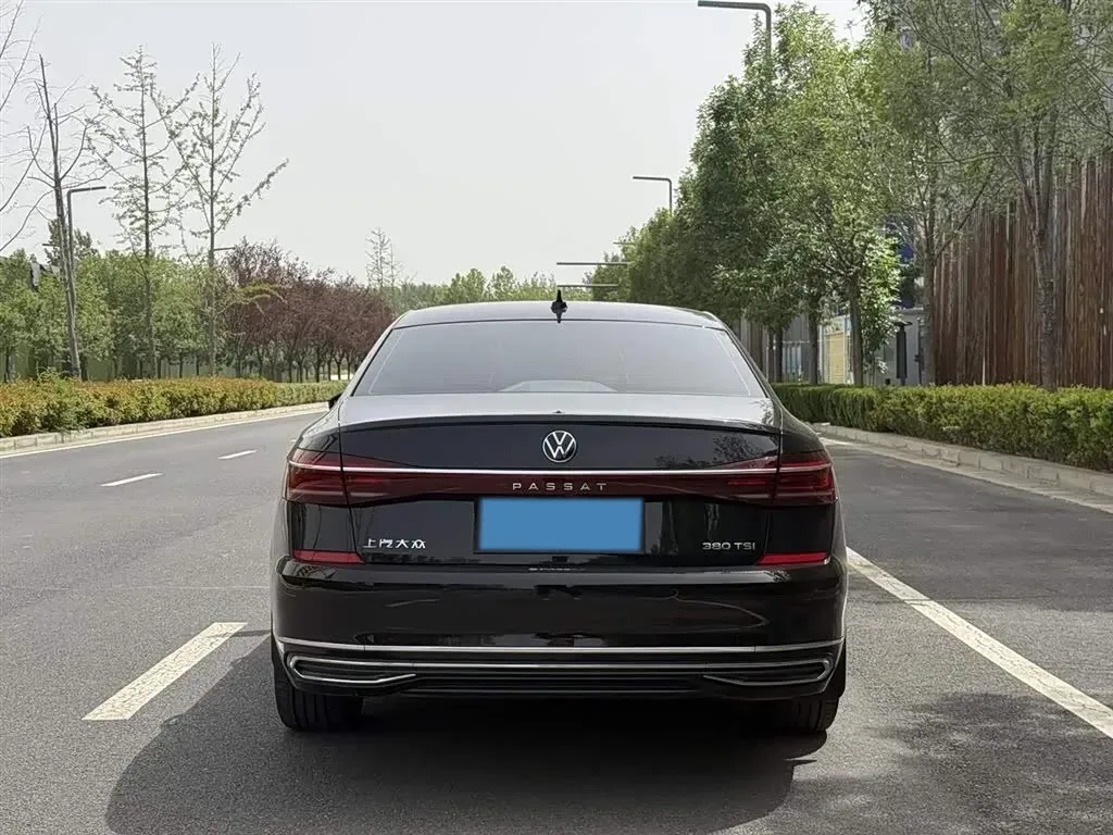 2024 Volkswagen Passat 2.0T 220HP L4 7DCT,autocango,china used car exporter,china ev exporter,chinese used car exporter,chinese used ev exporter