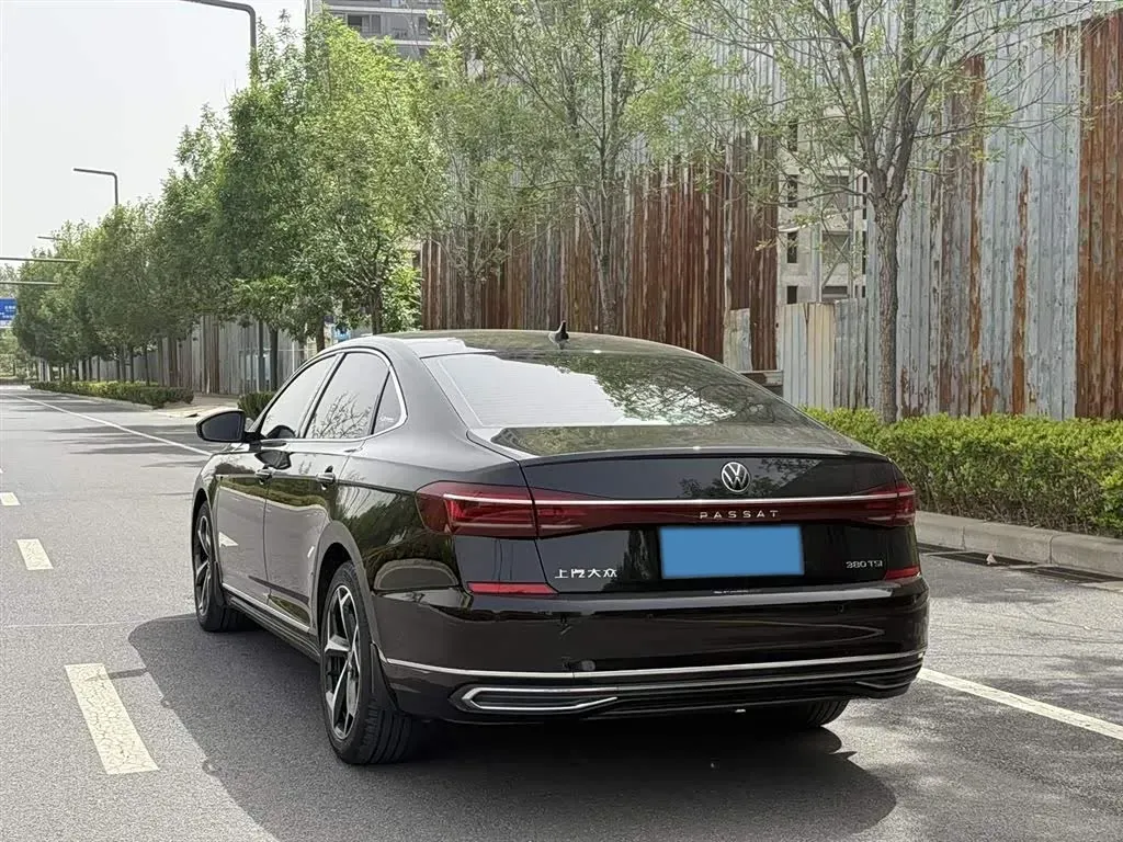 2024 Volkswagen Passat 2.0T 220HP L4 7DCT,autocango,china used car exporter,china ev exporter,chinese used car exporter,chinese used ev exporter
