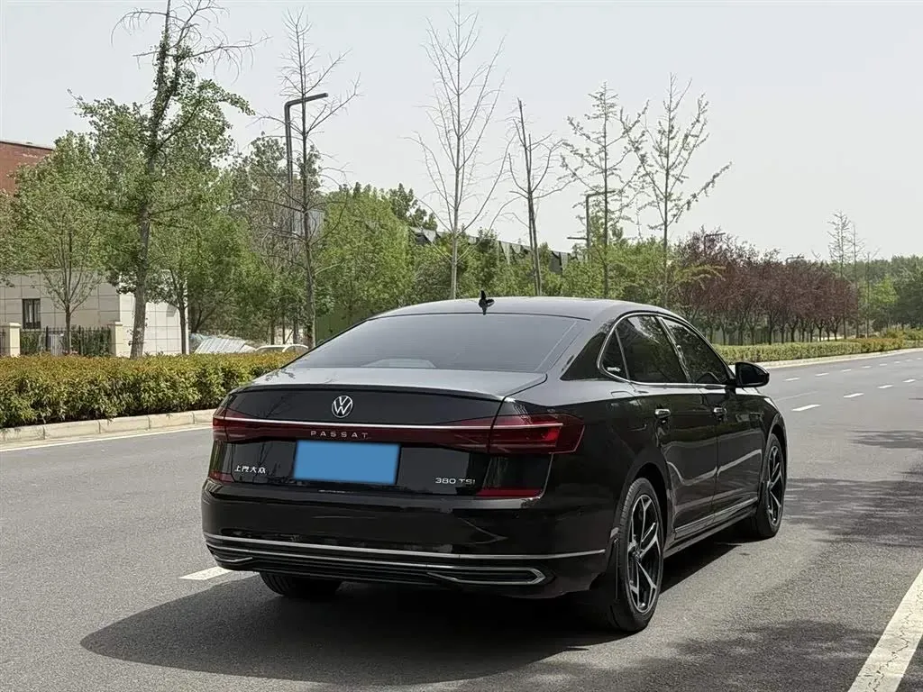 2024 Volkswagen Passat 2.0T 220HP L4 7DCT,autocango,china used car exporter,china ev exporter,chinese used car exporter,chinese used ev exporter