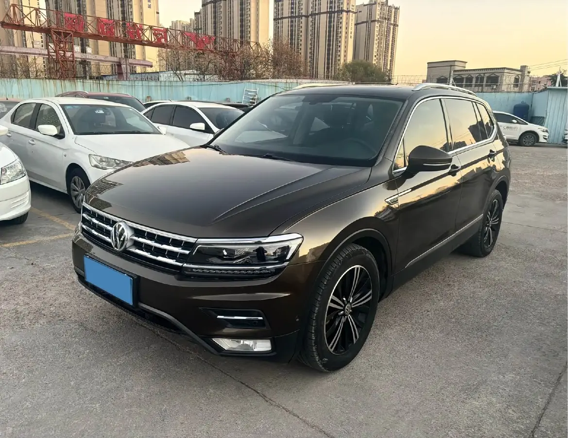 2017 Volkswagen Tiguan L 1.8T 180HP L4 7DCT