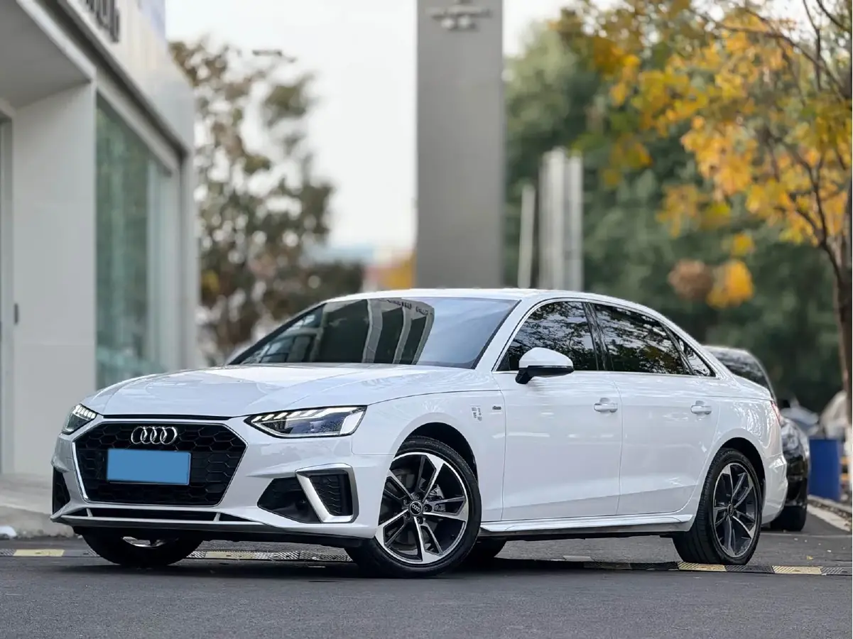 2024 Audi A4L 2.0T 190HP L4 7DCT
