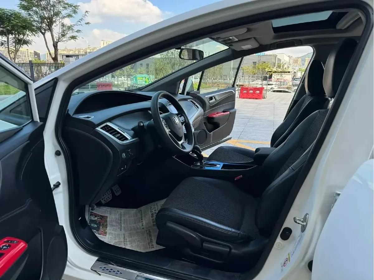 2014 Honda Jade 1.8L 141HP L4 5AT,autocango,china used car exporter,china ev exporter,chinese used car exporter,chinese used ev exporter