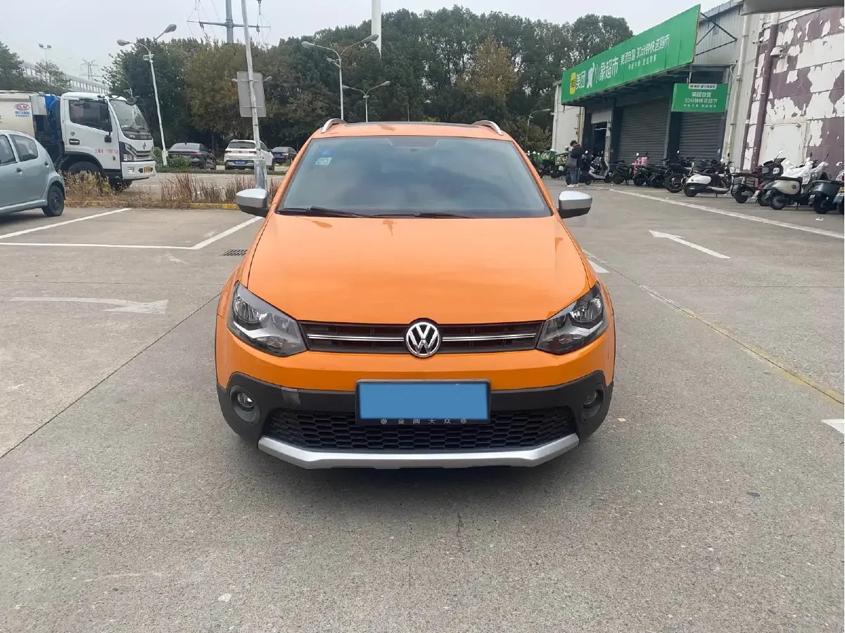 2012 Volkswagen Polo 1.6L 105HP L4 6AT
