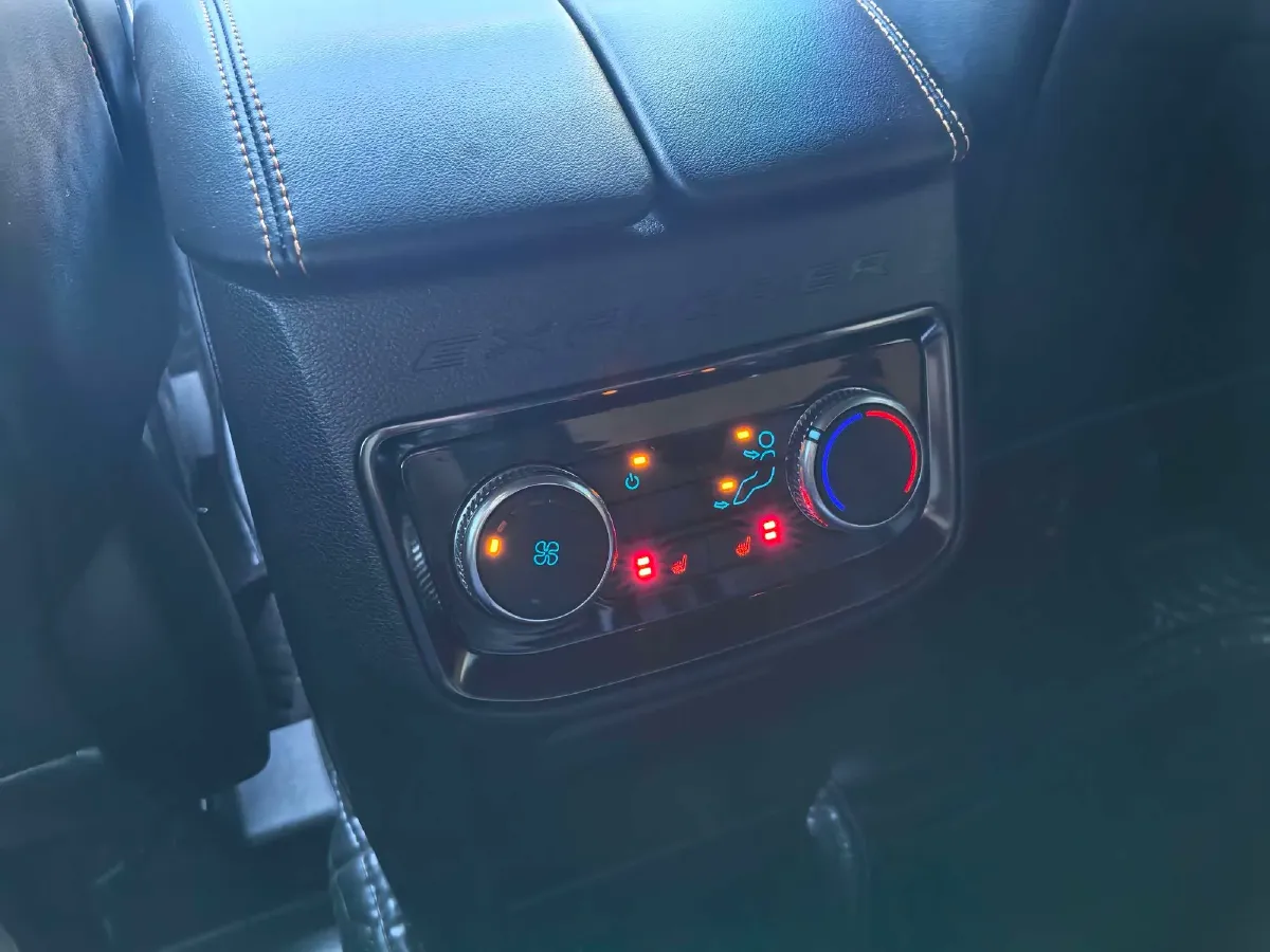 2023 Ford Explorer 2.3T 276HP L4 10AT,autocango,china used car exporter,china ev exporter,chinese used car exporter,chinese used ev exporter