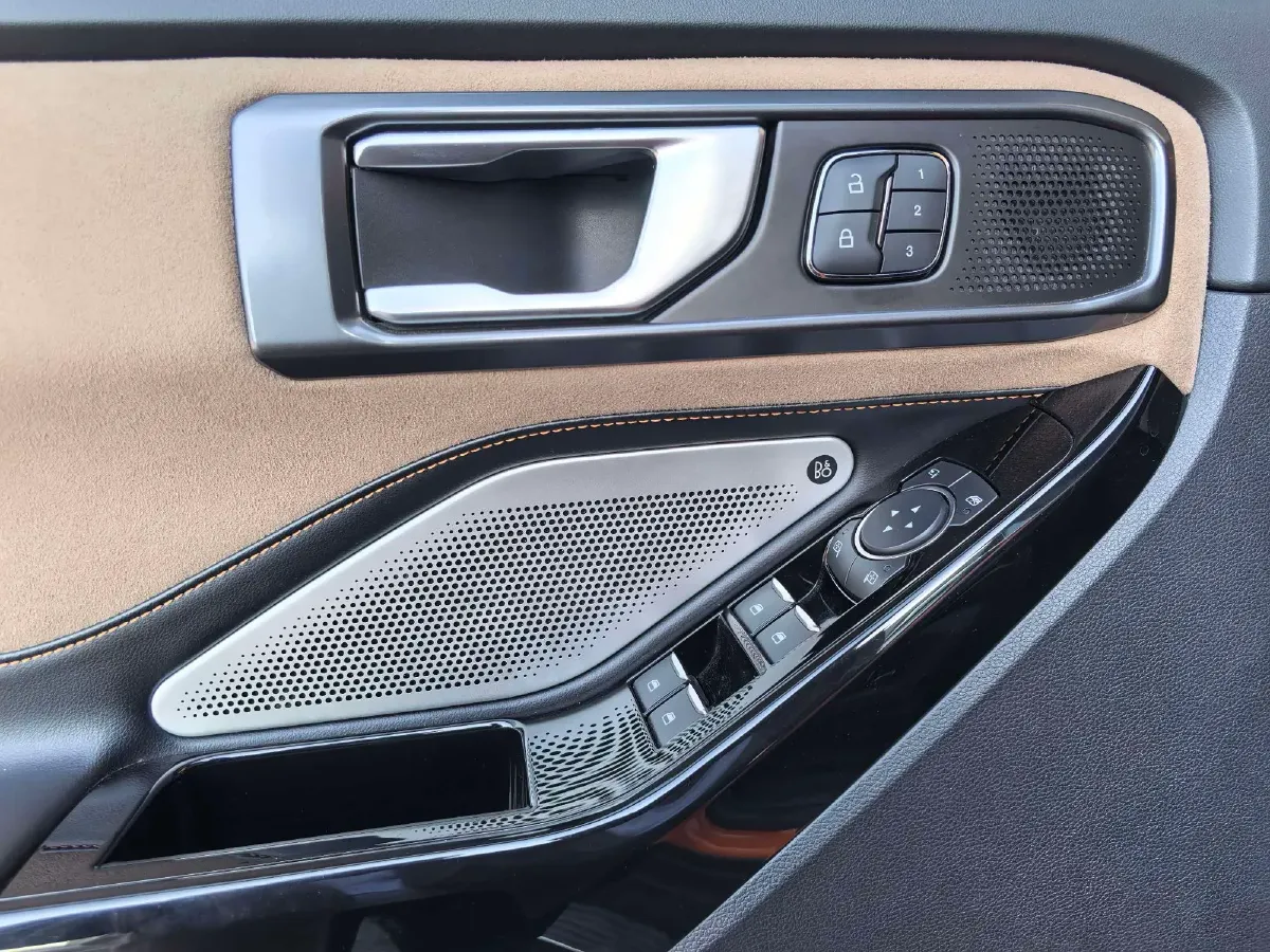 2023 Ford Explorer 2.3T 276HP L4 10AT,autocango,china used car exporter,china ev exporter,chinese used car exporter,chinese used ev exporter