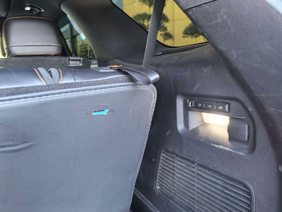 2023 Ford Explorer 2.3T 276HP L4 10AT,autocango,china used car exporter,china ev exporter,chinese used car exporter,chinese used ev exporter