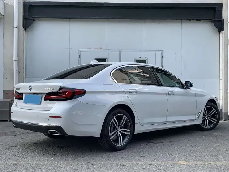 2023 BMW 5 Series 2.0T 245HP L4 8AT,autocango,china used car exporter,china ev exporter,chinese used car exporter,chinese used ev exporter