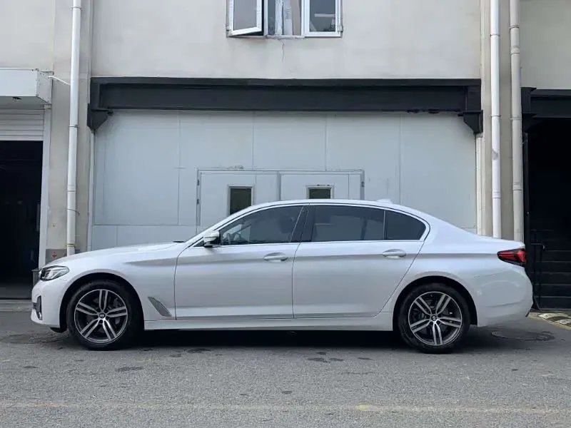 2023 BMW 5 Series 2.0T 245HP L4 8AT,autocango,china used car exporter,china ev exporter,chinese used car exporter,chinese used ev exporter