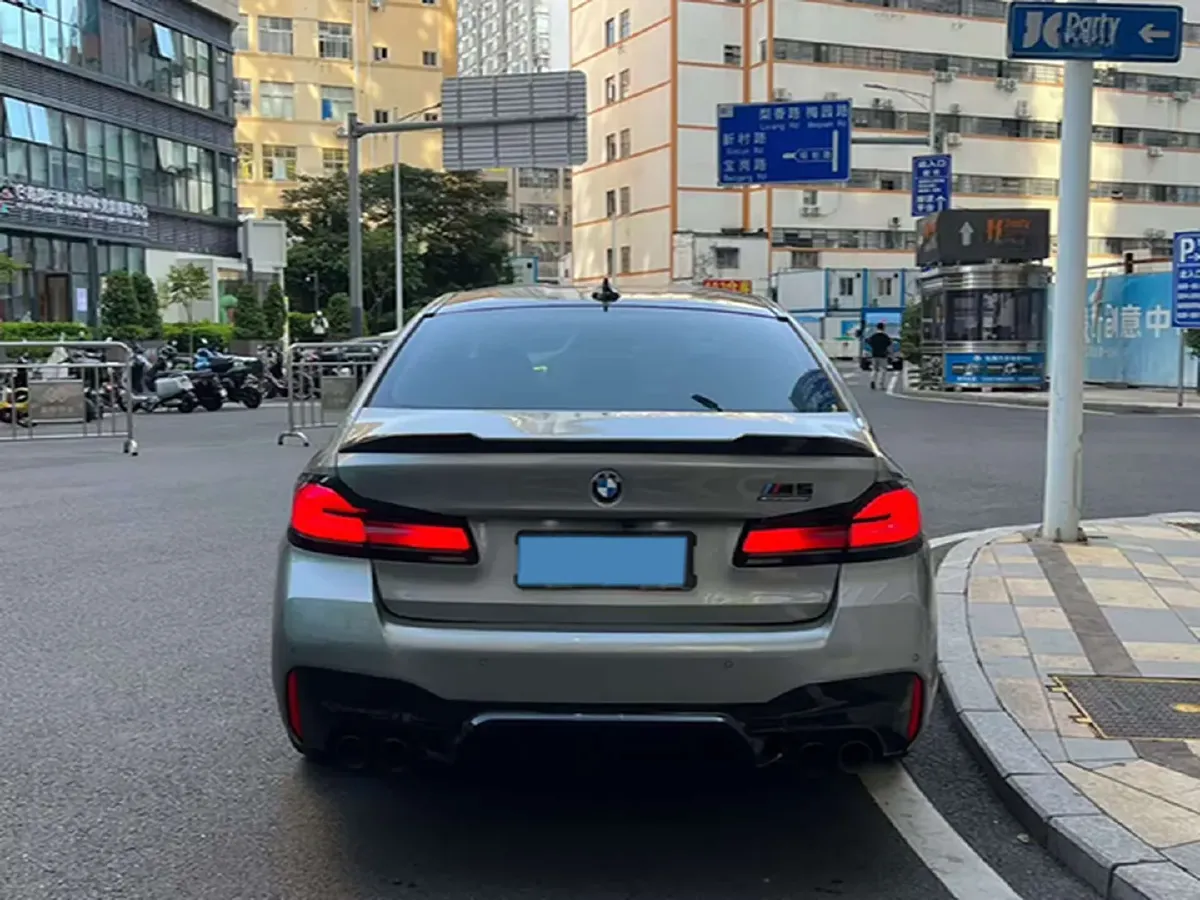 2021 BMW M5 4.4T 600HP V8 8AT,autocango,china used car exporter,china ev exporter,chinese used car exporter,chinese used ev exporter