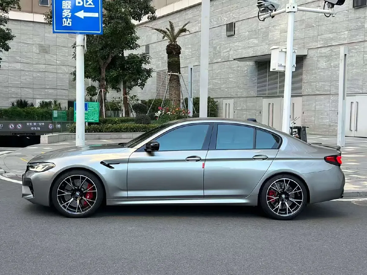 2021 BMW M5 4.4T 600HP V8 8AT,autocango,china used car exporter,china ev exporter,chinese used car exporter,chinese used ev exporter