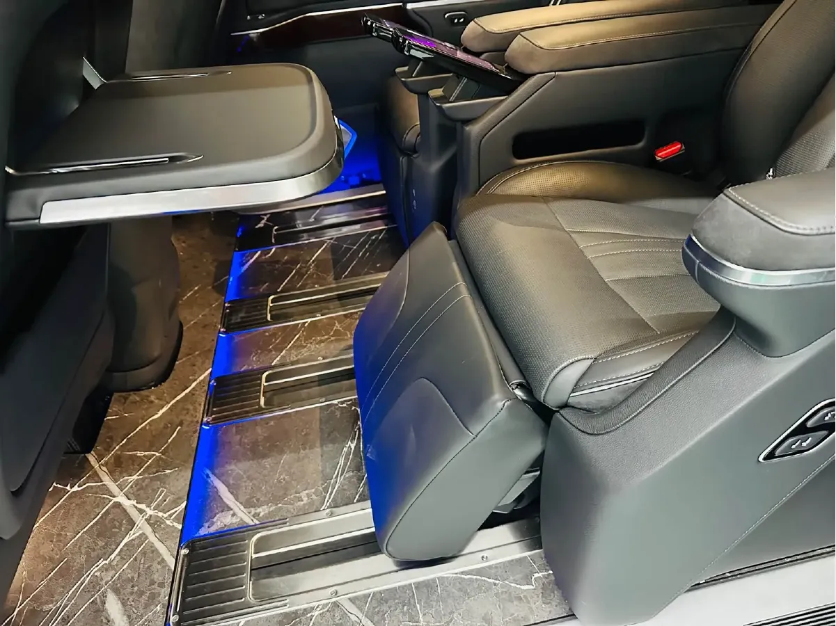 2024 HongQi HQ9 2.0T 163HP L4 1DHT PHEV 20.14KWH,autocango,china used car exporter,china ev exporter,chinese used car exporter,chinese used ev exporter