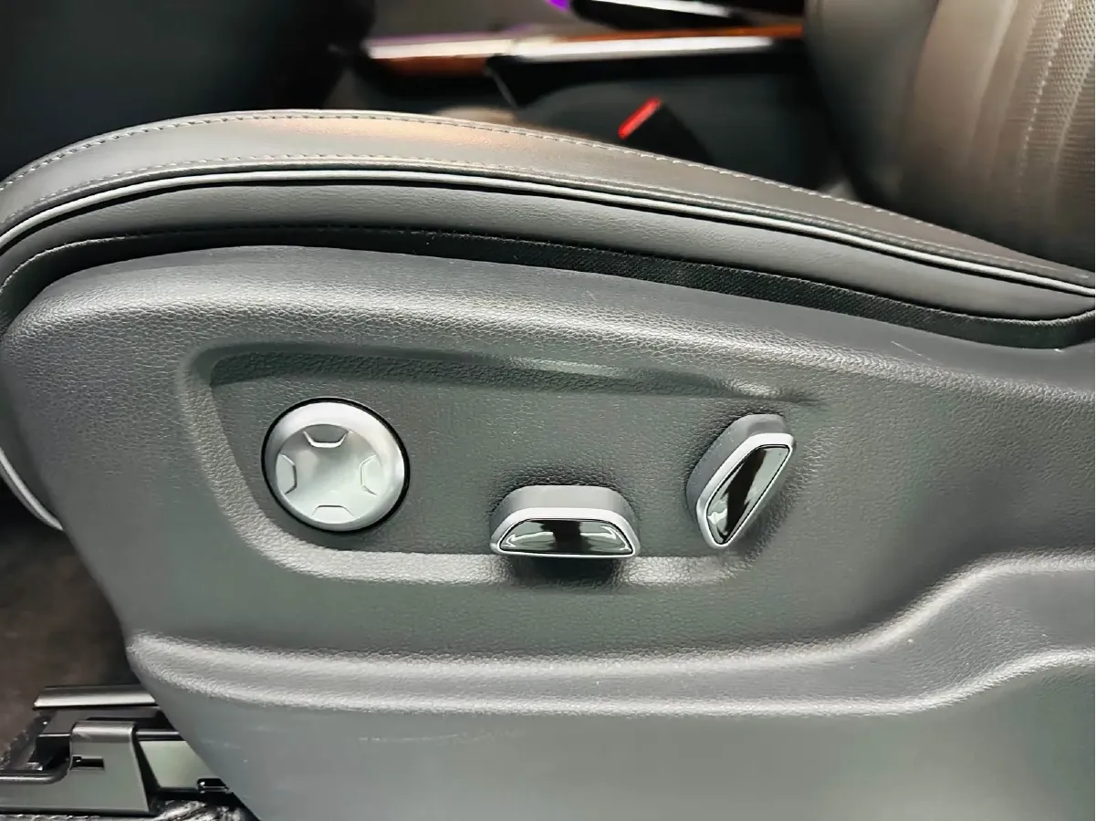 2024 HongQi HQ9 2.0T 163HP L4 1DHT PHEV 20.14KWH,autocango,china used car exporter,china ev exporter,chinese used car exporter,chinese used ev exporter