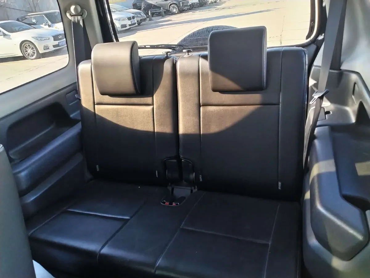 2015 Suzuki Jimny 1.3L 85HP L4 4AT,autocango,china used car exporter,china ev exporter,chinese used car exporter,chinese used ev exporter