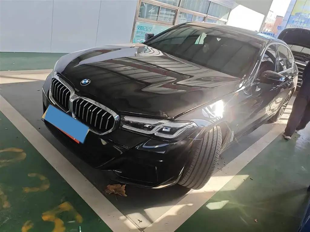 2023 BMW 5 Series 2.0T 245HP L4 8AT