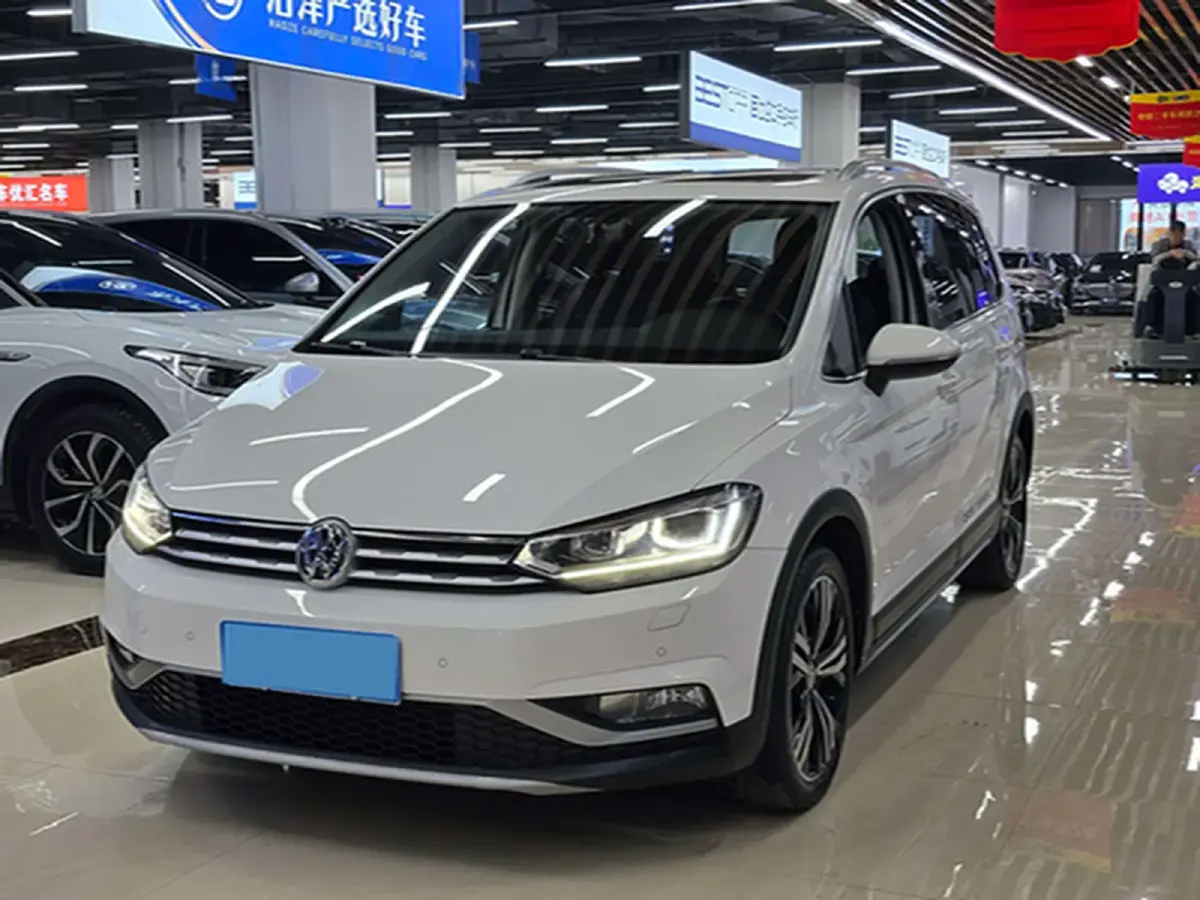 2018 Volkswagen Touran 1.4T 150HP L4 7DCT