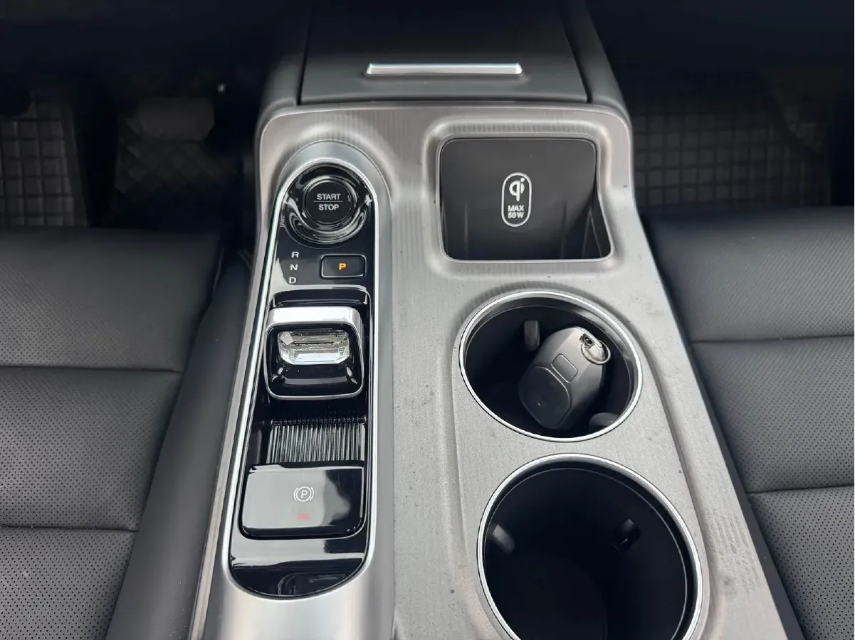 2024 GAC Trumpchi E8 2.0L 140HP L4 2DHT PHEV 25.57KWH,autocango,china used car exporter,china ev exporter,chinese used car exporter,chinese used ev exporter