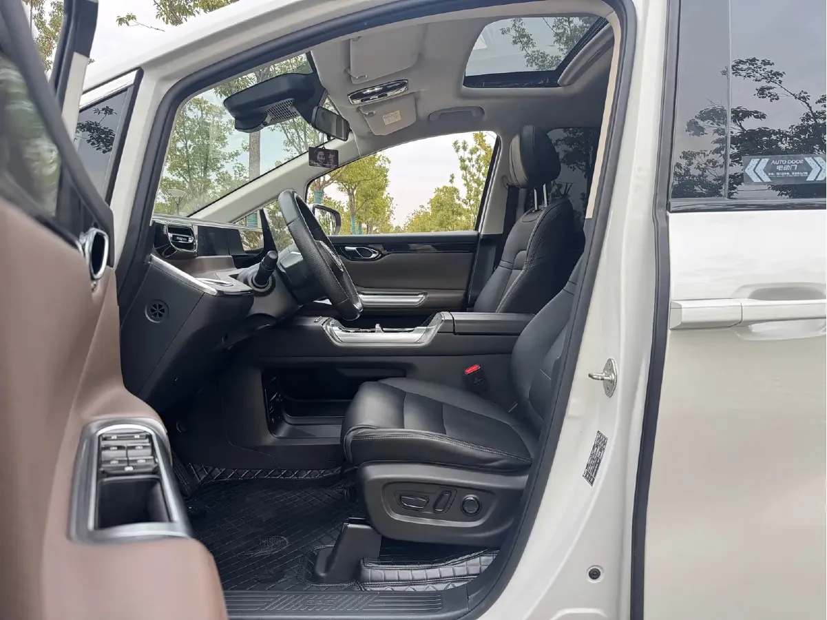 2024 GAC Trumpchi E8 2.0L 140HP L4 2DHT PHEV 25.57KWH,autocango,china used car exporter,china ev exporter,chinese used car exporter,chinese used ev exporter