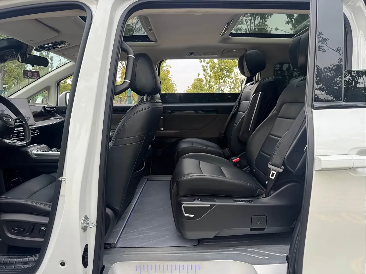 2024 GAC Trumpchi E8 2.0L 140HP L4 2DHT PHEV 25.57KWH,autocango,china used car exporter,china ev exporter,chinese used car exporter,chinese used ev exporter