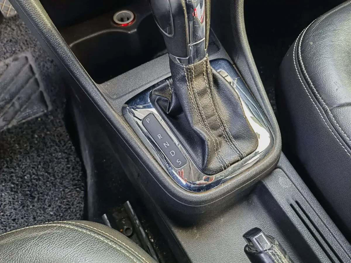 2013 Volkswagen Jetta 1.6L 110HP L4 6AT,autocango,china used car exporter,china ev exporter,chinese used car exporter,chinese used ev exporter