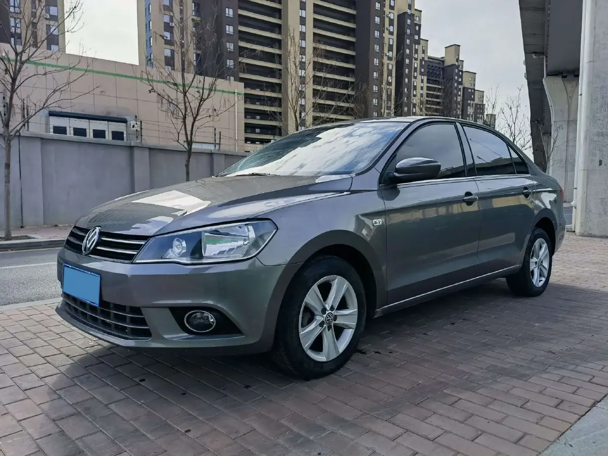 2013 Volkswagen Jetta 1.6L 110HP L4 6AT