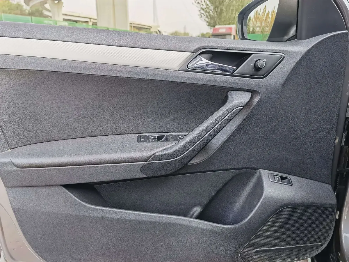 2013 Volkswagen Jetta 1.6L 110HP L4 6AT,autocango,china used car exporter,china ev exporter,chinese used car exporter,chinese used ev exporter