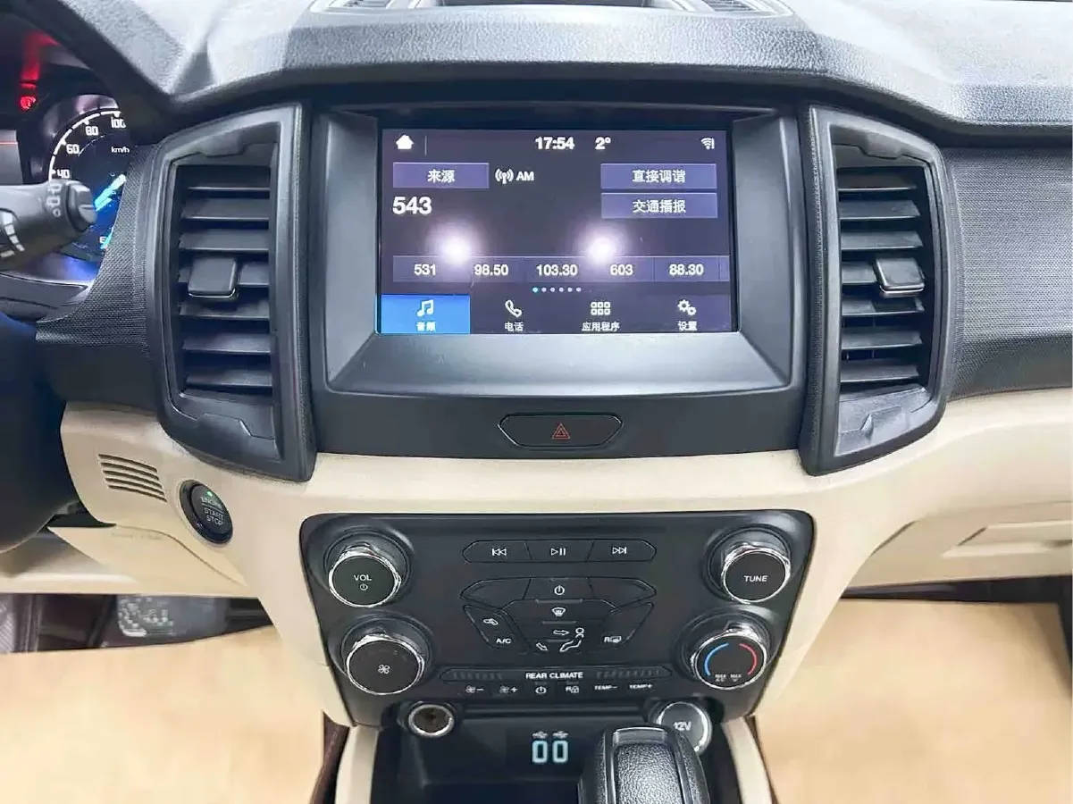 2020 Ford Everest 2.3T 275HP L4 10AT,autocango,china used car exporter,china ev exporter,chinese used car exporter,chinese used ev exporter