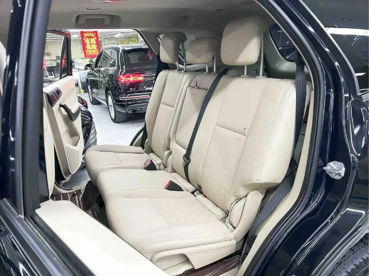 2020 Ford Everest 2.3T 275HP L4 10AT,autocango,china used car exporter,china ev exporter,chinese used car exporter,chinese used ev exporter