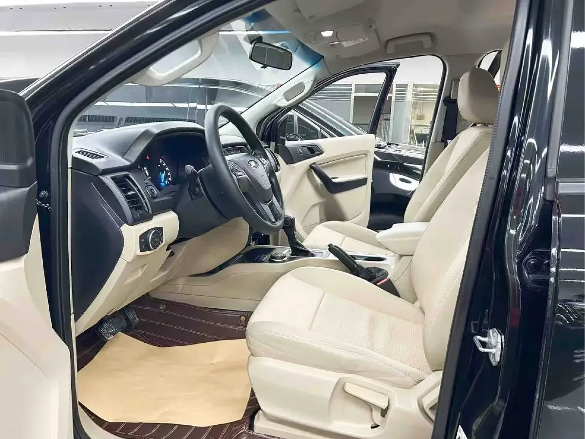 2020 Ford Everest 2.3T 275HP L4 10AT,autocango,china used car exporter,china ev exporter,chinese used car exporter,chinese used ev exporter