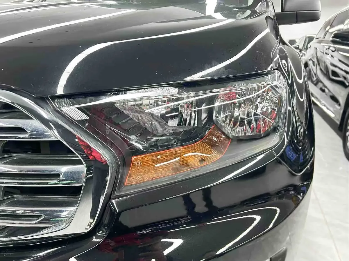 2020 Ford Everest 2.3T 275HP L4 10AT,autocango,china used car exporter,china ev exporter,chinese used car exporter,chinese used ev exporter