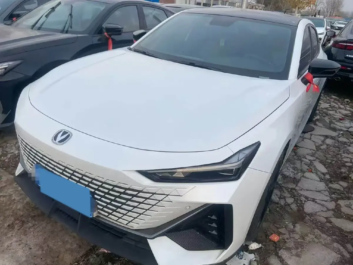 2023 ChangAn UNI-V 1.5T 188HP L4 7DCT