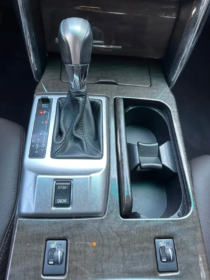 2013 Toyota Reiz 2.5L 193HP V6 6AT,autocango,china used car exporter,china ev exporter,chinese used car exporter,chinese used ev exporter