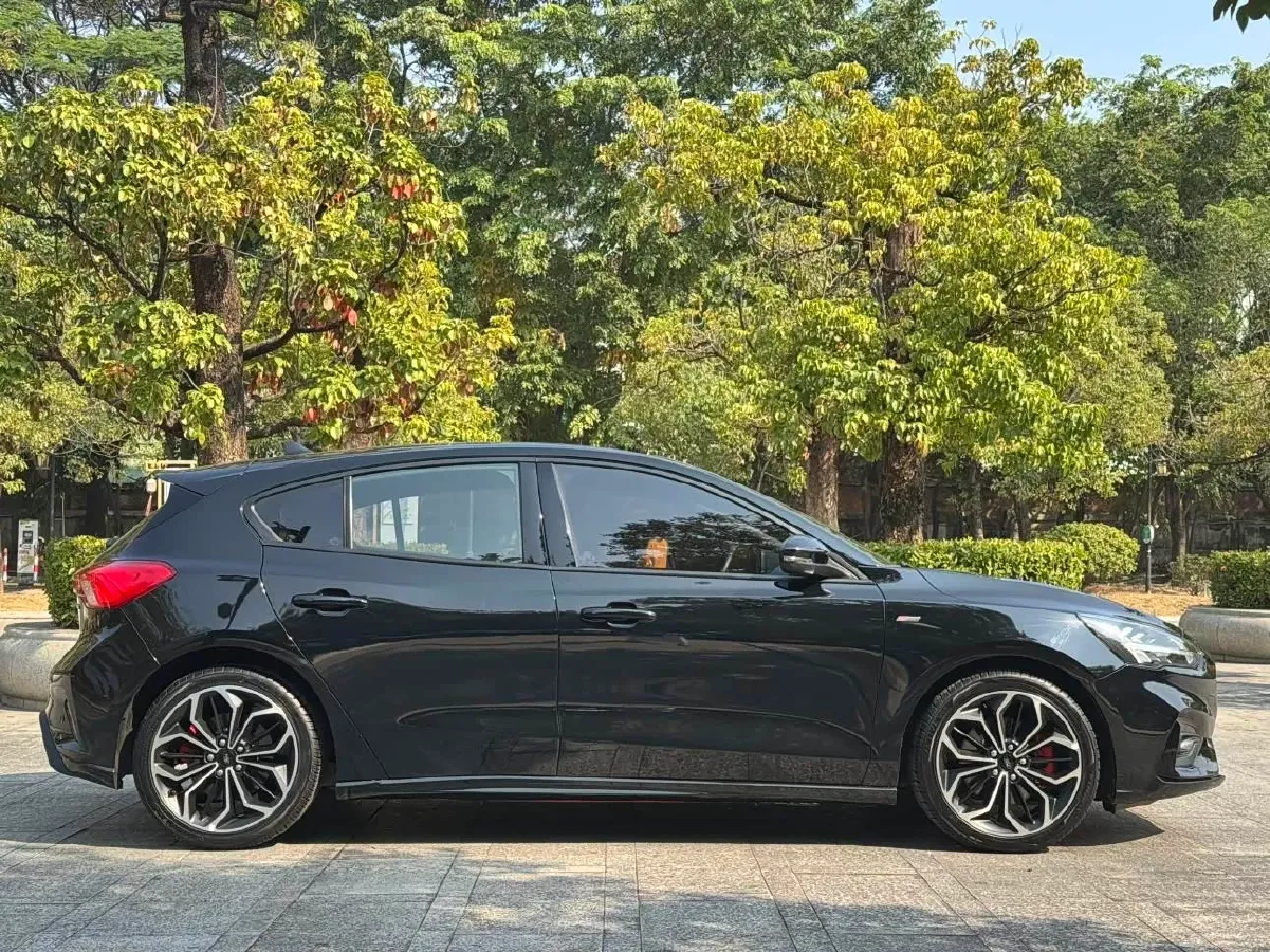 2020 Ford Focus 1.5T 174HP L3 8AT,autocango,china used car exporter,china ev exporter,chinese used car exporter,chinese used ev exporter