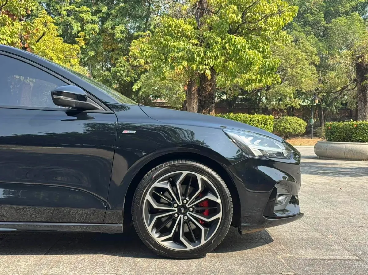 2020 Ford Focus 1.5T 174HP L3 8AT,autocango,china used car exporter,china ev exporter,chinese used car exporter,chinese used ev exporter