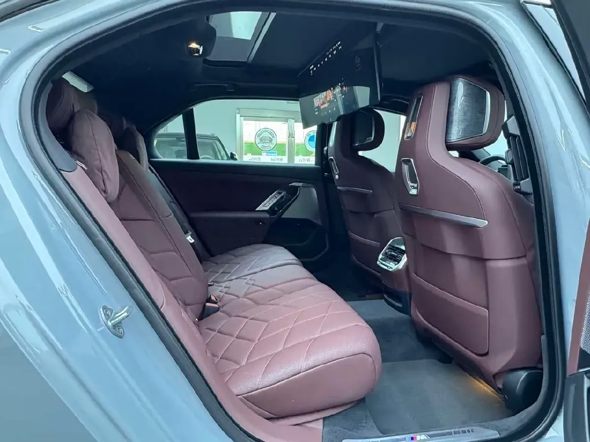 2023 BMW i7 BEV 101.7KWH,autocango,china used car exporter,china ev exporter,chinese used car exporter,chinese used ev exporter