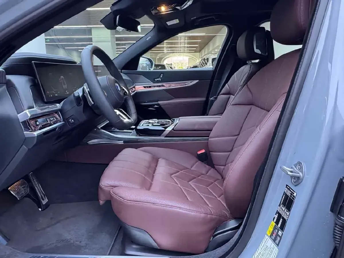 2023 BMW i7 BEV 101.7KWH,autocango,china used car exporter,china ev exporter,chinese used car exporter,chinese used ev exporter