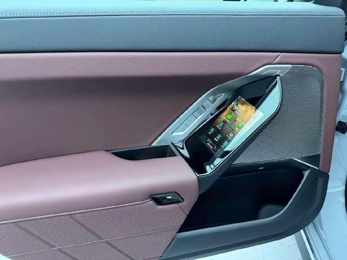 2023 BMW i7 BEV 101.7KWH,autocango,china used car exporter,china ev exporter,chinese used car exporter,chinese used ev exporter