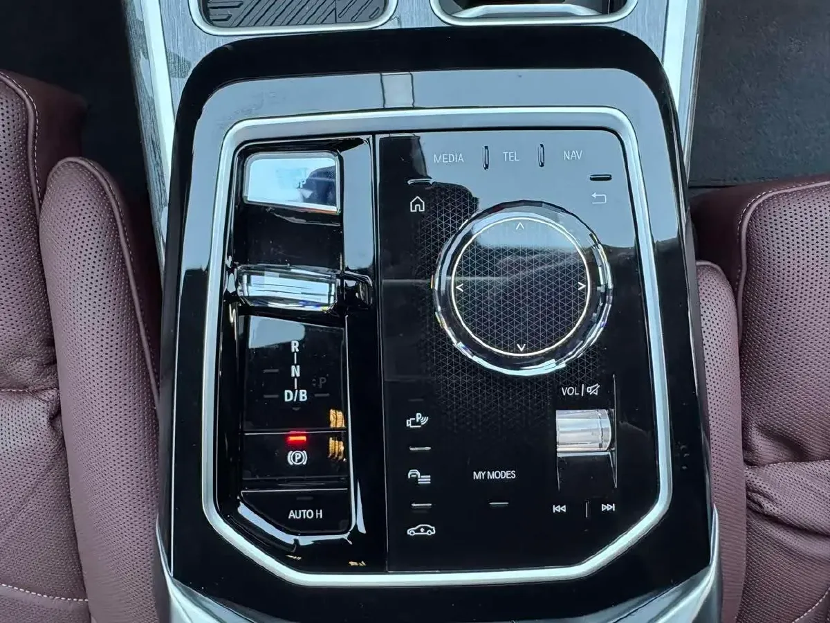 2023 BMW i7 BEV 101.7KWH,autocango,china used car exporter,china ev exporter,chinese used car exporter,chinese used ev exporter